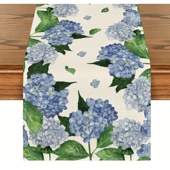 Table Runner 13x72in Blue Hydrangea Country Flowers NEW - Picture 3 of 3